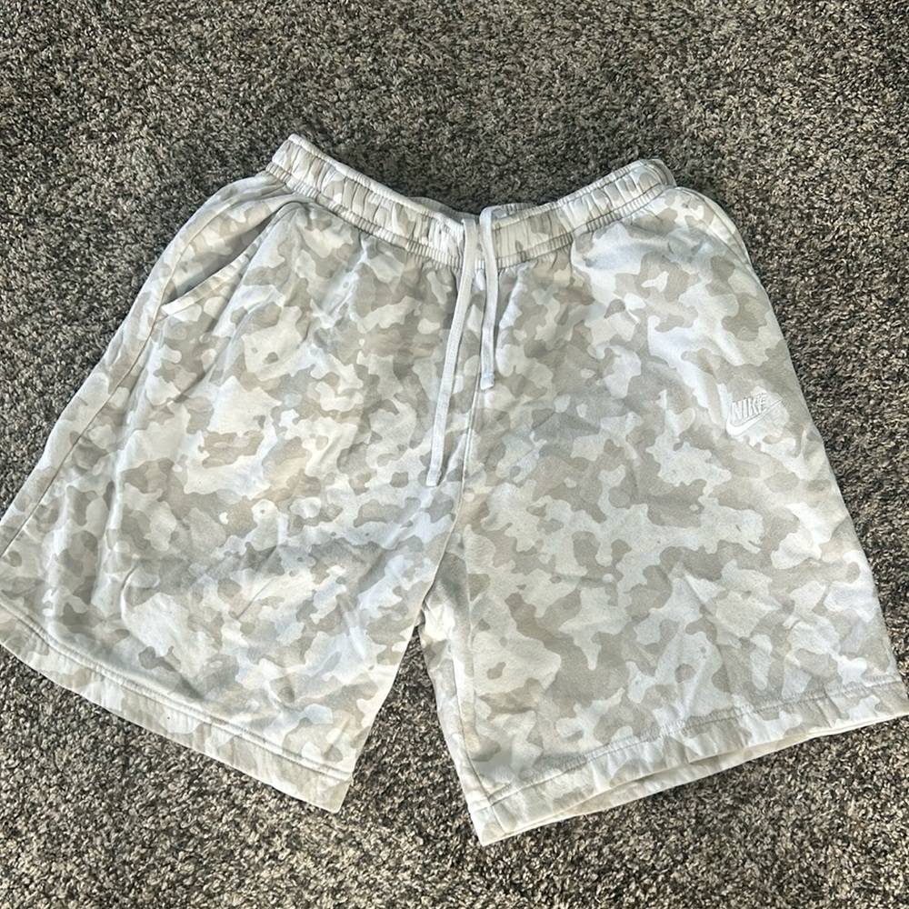 Nike sweatshirt soft very comfortable